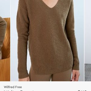 Aritzia Wolter wool sweater. Soft and warm. Size med.